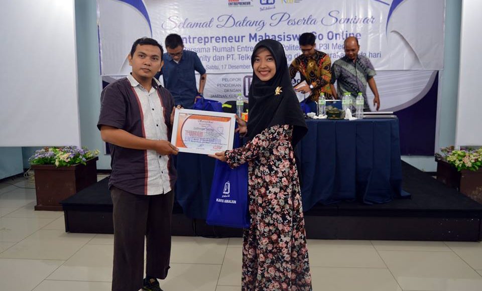 Seminar Enterpreneur Mahasiswa Go Online - Kampus LP3I Medan