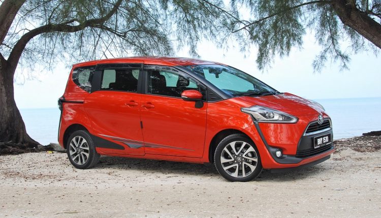 Review Kekurangan dan Kelebihan Toyota Sienta