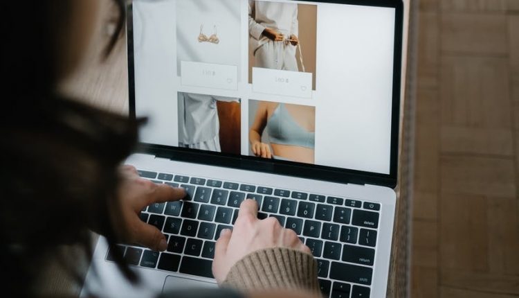 Trik Mengelola Sosmed Sebagai Senjata Sukses Jualan Online