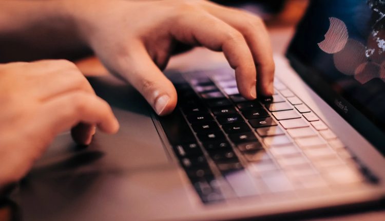 Memahami Konsep Ghost Writer dan Perannya untuk Website