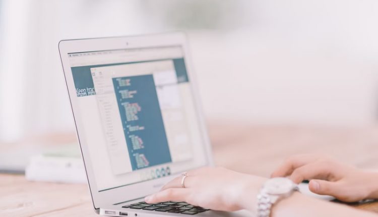 Tips Menggunakan Wifi Publik yang Saat di Tempat Umum